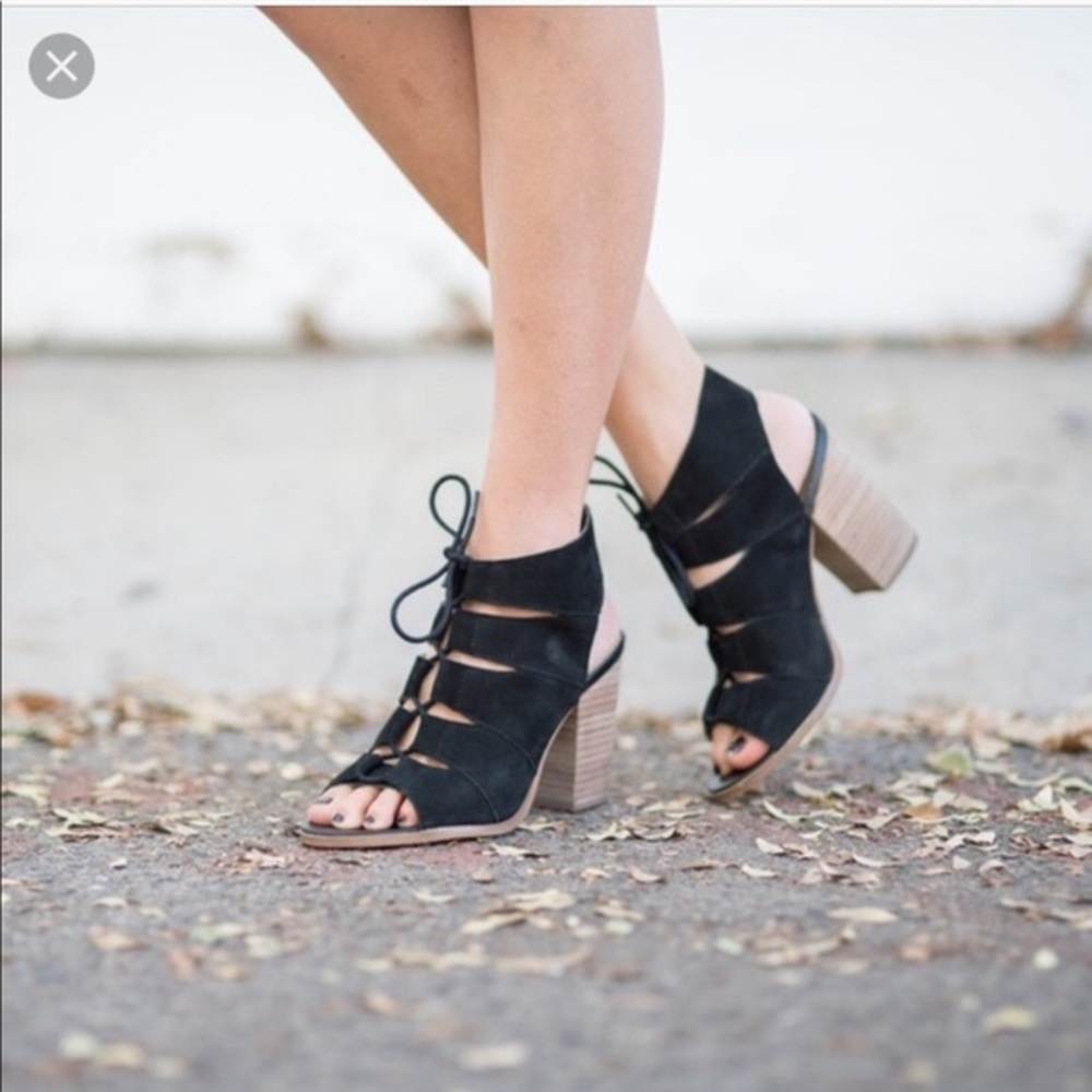 Hinge Drea Black Laceup Block Heels